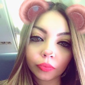 Meet your Posher, Ana